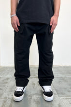 Load image into Gallery viewer, Men's Oversized Black Twill Cargo Pants