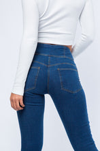 Load image into Gallery viewer, Women's Washed Blue Sculpting Skinny Jean
