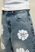 Load image into Gallery viewer, Men's White Flower Sandy Wash Denim Jorts
